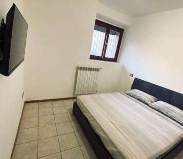 Cislago Apartment | Casa Milano, Como, Varese