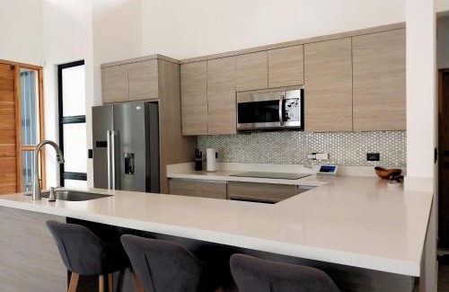 Potrero House | Casa Mobula - Modern single-level Home, private Pool, near Beach