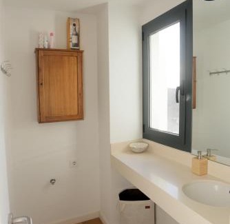 Colomers House | Casa moderna y confortable en el corazón del Empordà