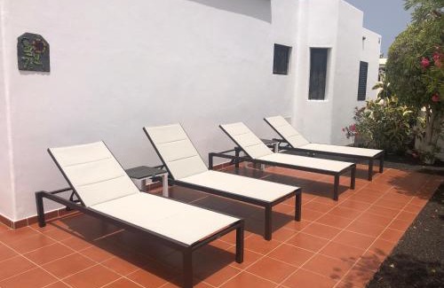 Los Pocillos Villa | Casa MoJo