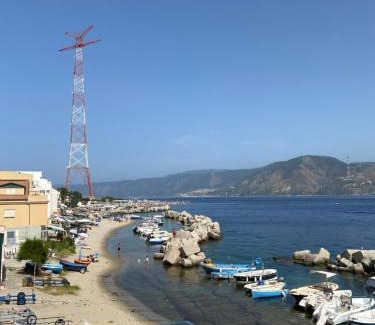 Torre di Faro Apartment | Casa Monsù
