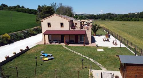 Monsano Apartment | Casa Montefiore 13 Girasoli LT nella tranquilla campagna Marchigiana