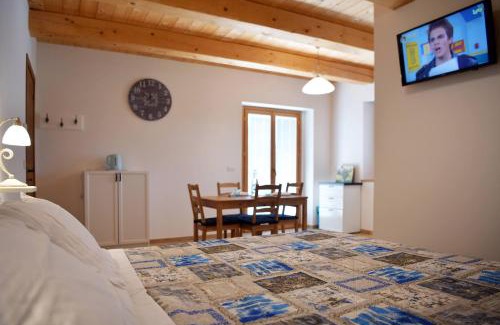 Monsano Apartment | Casa Montefiore 13 Iris LT nella tranquilla campagna Marchigiana