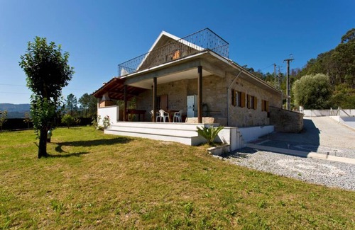 Vale de Cambra House | CASA NA ALDEIA / HOUSE IN VILLAGE
