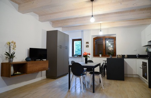 Genga House | Casa Nel Sentiero (holiday home)