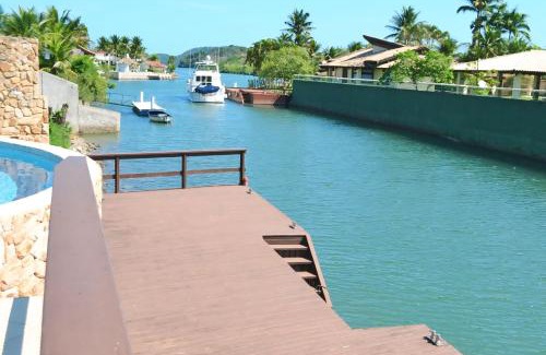 Bracui House | Casa no canal do Condomínio Bracuhy em Angra