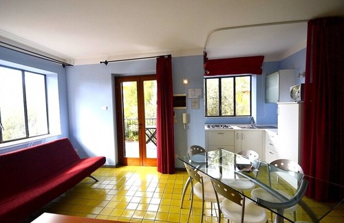 Milazzo House | Casa Ntoni C: A modern and graceful apartment situated at a short distance from the beach, with Free WI-FI.