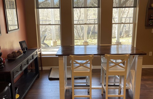 Menomonie Apartment | Casa on the Red Cedar River