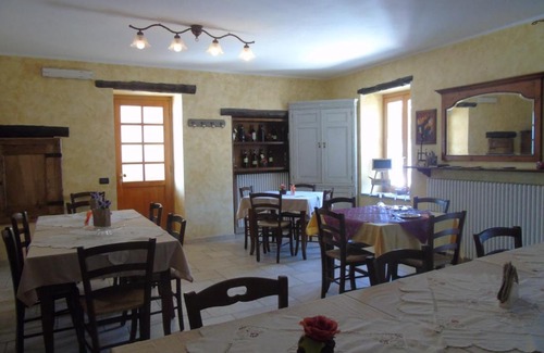 Prazzo Hotel | casa per ferie "antico albergo dell'angelo e del buon vino"