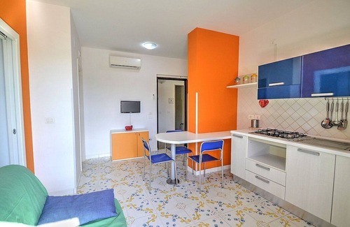 Agropoli House | Casa Pesca A: A modern and graceful apartment situated at a few steps from a sandy beach, with Free WI-FI.