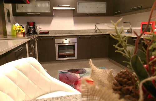 Orazo House | Casa Quercus Galicia 17 minutes from Compostela! With swimming pool and barbecue