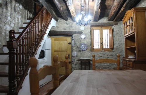 Vilafranca Ski Chalet | Casa Rústica en Villafranca del Cid con vistas a la montaña "Els Arenals"