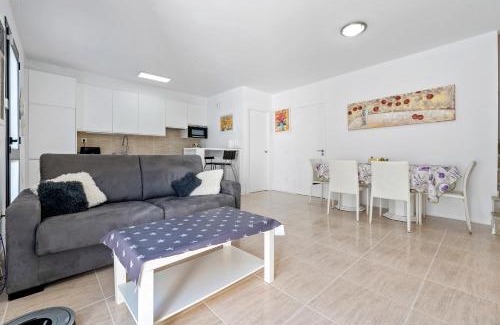 El Roc de Sant Gaieta House | Casa Roc De Sant Gaietà