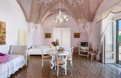 Sava Apartment | Casa Romantica by BarbarHouse