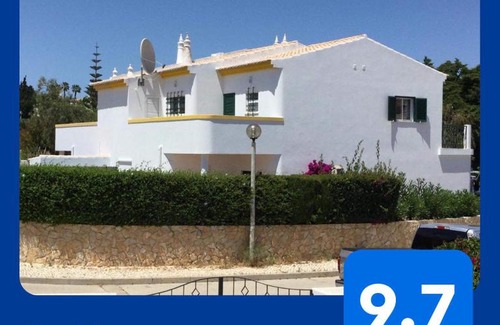 Luz Villa | Casa Rosa Floresta