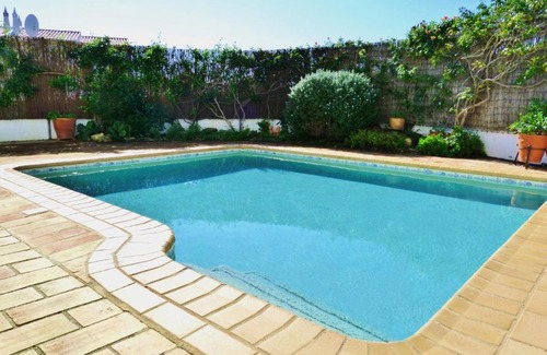 Luz Villa | Casa Rosa Floresta