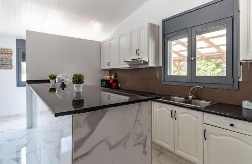 Vilobi d'Onyar Villa | Casa rural con piscina privada, barbacoa, WIFI y parking incluido