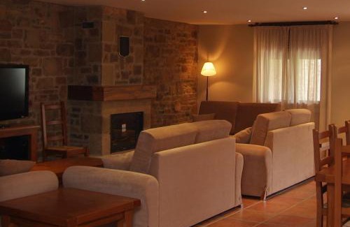 Salinas de Ibargoiti House | Casa Rural Espargoiti