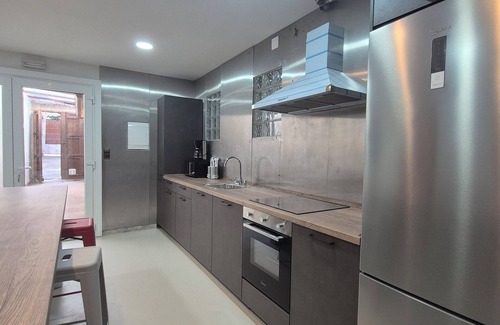 Alesanco House | Casa Rural Las Bengoas in Rioja by vineyards – 9 rooms Sleeps 30 with Bar & BBQ