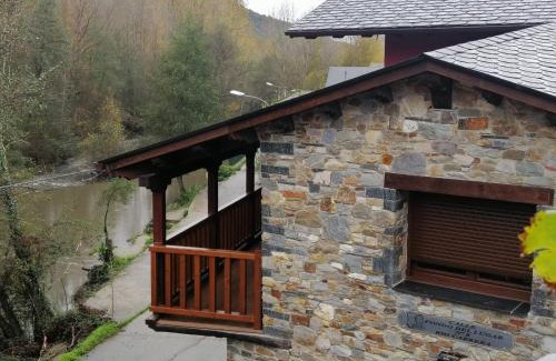 Puente de Domingo Florez House | Casa Rural Rio Cabrera