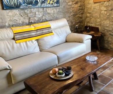Enroig House | Casa Rustic Suites, JACUZI & LOVE