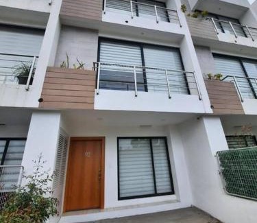 Cuenca House | Casa Súper Moderna, Cómoda y Tranquila