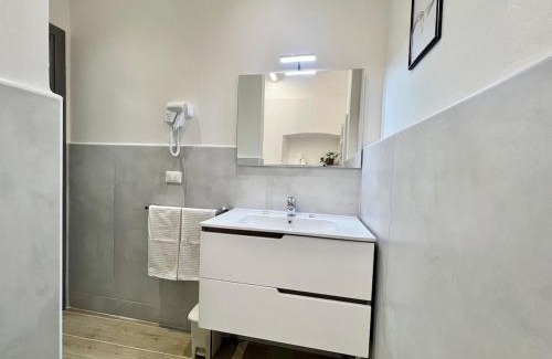 Prato Apartment | Casa S Trinita 15 min train station, visit Tuscany