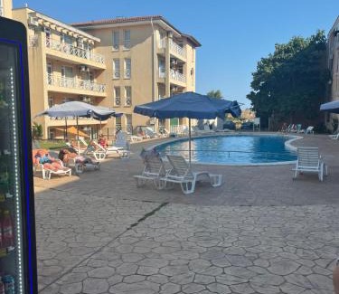 Tankovo Apartment | Casa sunny studio apartment