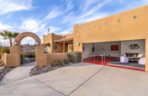 Joshua Tree House | 🌵Casa Tortuga - the most UNIQUE place in JT, w/game room, hot tub, BBQ & Spectacular Views🌵