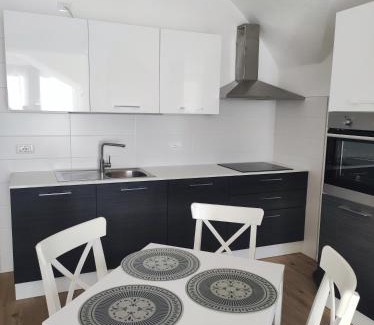 Gionghi-Cappella Apartment | Casa vacanza azzurra Lavarone