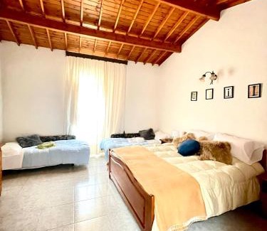 Laconi House | Casa Veronica - accogliente casa su due piani nel cuore del borgo