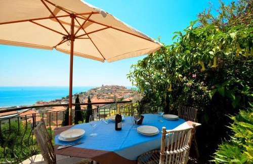 Imperia House | casa vista mare con wifi, AC nelle 4 camere da letto e parcheggio privato