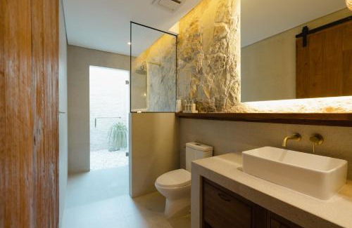 Sunset Road Villa | Casa Yellowstone 4BR - Seminyak