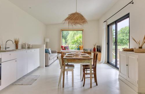 Gouville-sur-Mer House | Casa ZaO Jolie maison en bois brut de 50m2 à proximité des plages