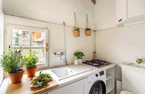 Ventimiglia House | CasaDelGrillo Countryhouse in Liguria close to the sea and the Côte d'Azur.