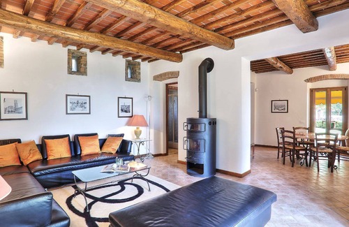 Uzzano Villa | Casanivi 14+2, Emma Villas