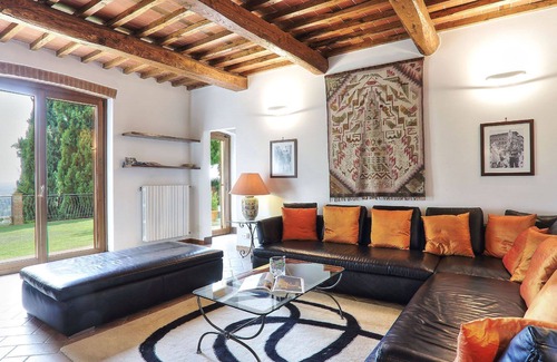 Uzzano Villa | Casanivi 14+2, Emma Villas