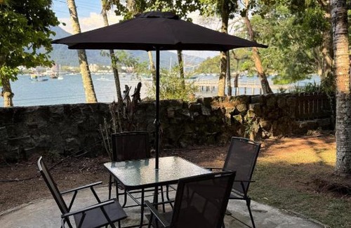 Mangaratiba House | Casarão Pé na Areia