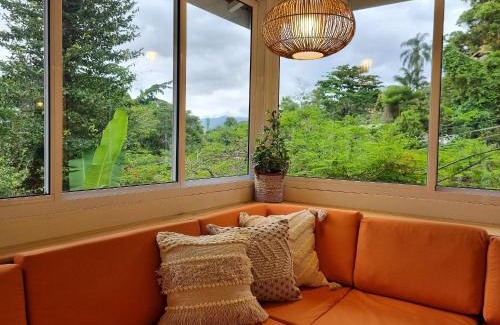 Morro da Cruz House | Casas com jacuzzi e churrasqueira a 500 metros da Praia do Perequê na Ilhabela