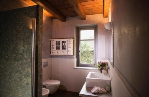 Angera Bed & Breakfast | Cascina Canée