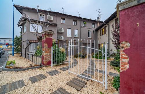 Villaggio Prealpino Apartment | Cascina Conicchio - Metro Station - by Host4U