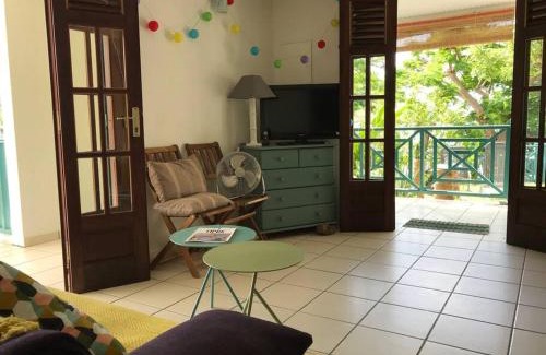 Terre-de-Haut House | Case à Lili, joli bas de villa face à la mer.