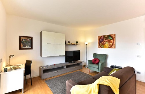 Cernusco sul Naviglio Apartment | CaseOspitali - Casa Kikka, elegante appartamento con balcone in nuovo condominio per 4