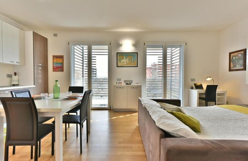 Cernusco sul Naviglio Apartment | CaseOspitali - Casa Kikka, elegante appartamento con balcone in nuovo condominio per 4