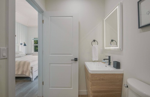 Nokomis Hotel | Casey Key Resorts - Beachfront