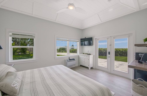 Nokomis Hotel | Casey Key Resorts - Beachfront