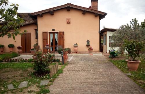 Sovicille House | Casina gialla