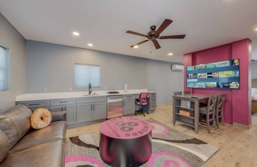 Heritage Hills House | Casita Container w/Hot tub & King Bed