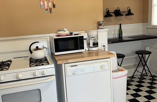 Truth or Consequences Cottage | Casita De Agua Encanto, nNatural Hot Mineral Spring Property