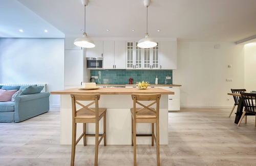 Logrono Apartment | Casita Mela - Apt. for 8 pax w/terrace in Logroño